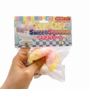 sweet_squeeze_ice_cream_squishy_1